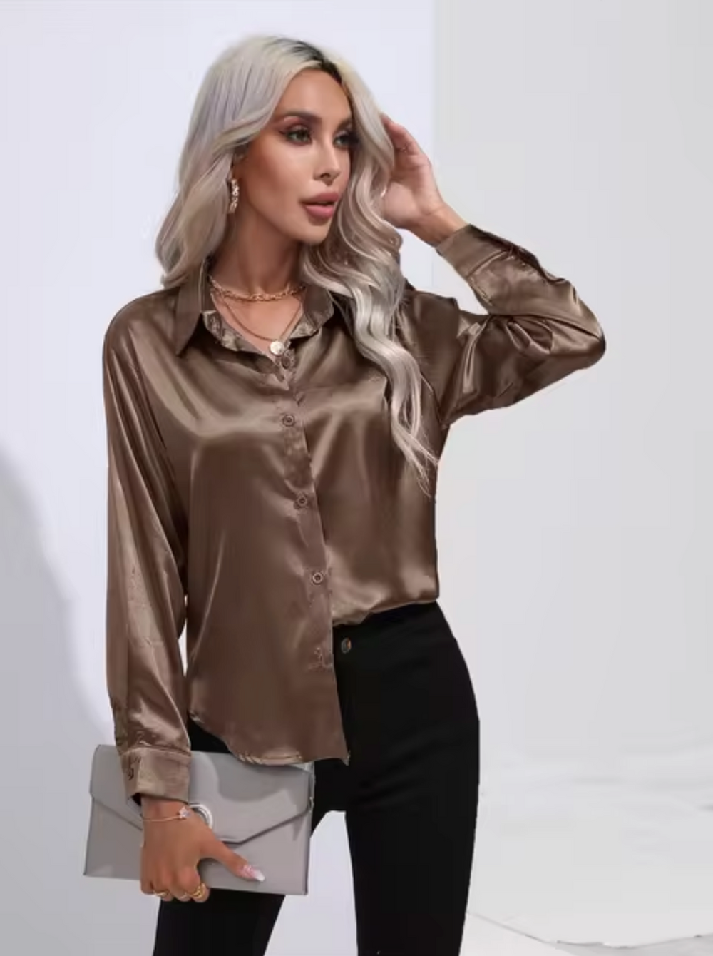 Satinbluse mit langen Ärmeln