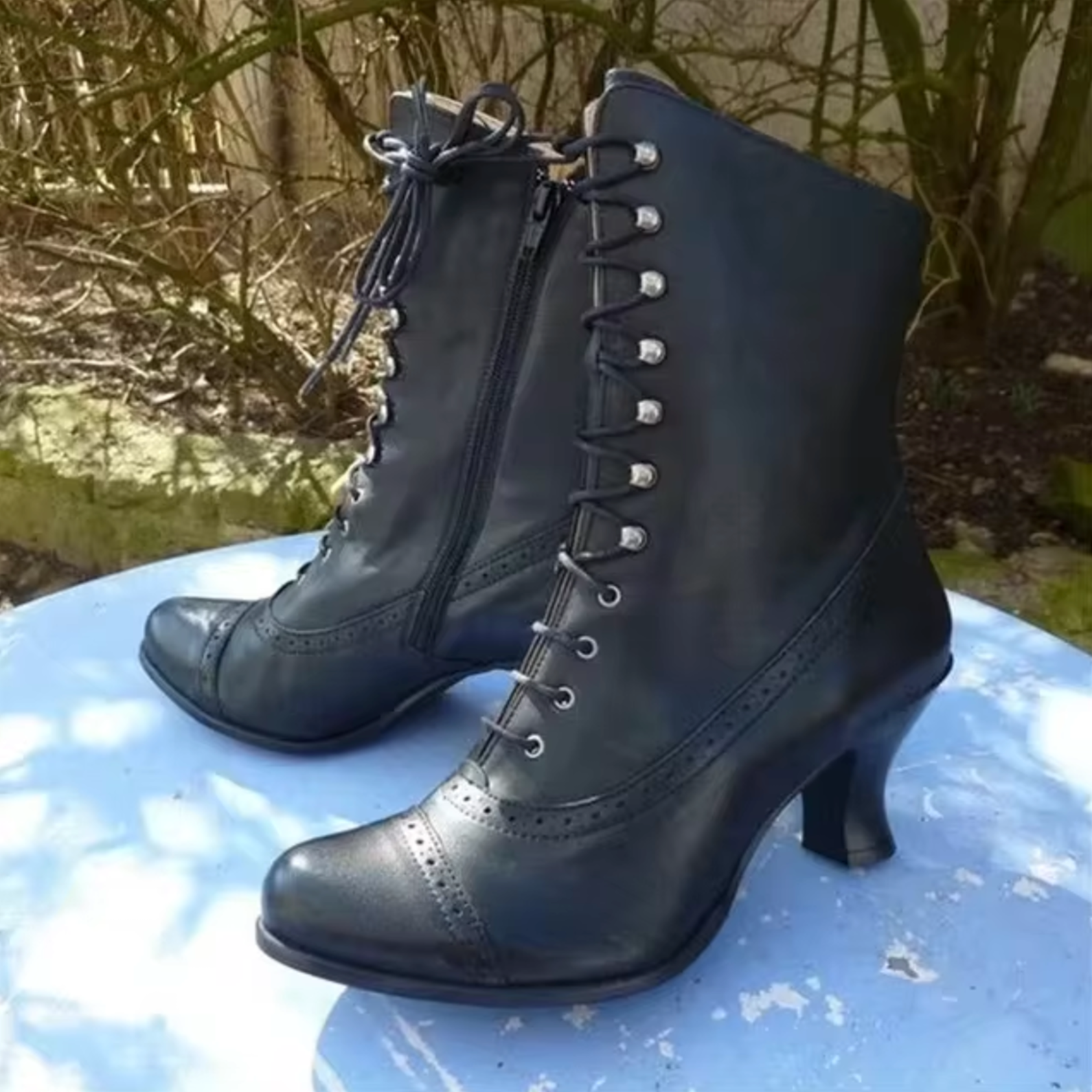 Lederstiefel mit Schnürung