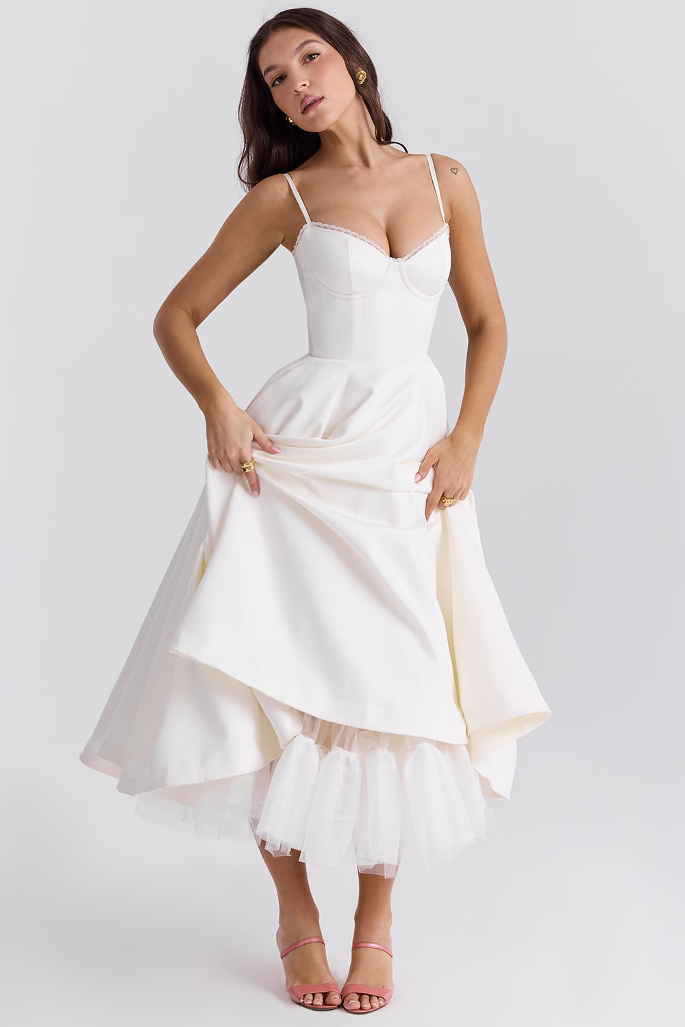 Luxuriös Ausgestellte Kleid mit Spaghettiträgern für Frauen Hochzeit, Braut und Fest Kasana