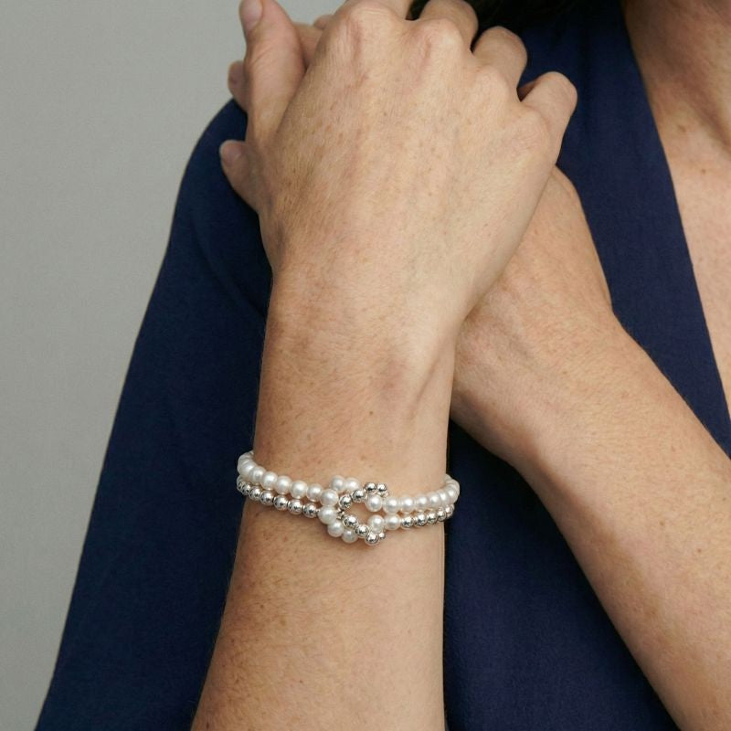 Damen Doppeltes Perlenarmband mit Silberfarbenen Kugelperlen | Shop Nory