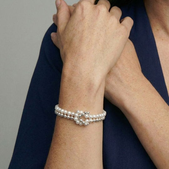 Damen Doppeltes Perlenarmband mit Silberfarbenen Kugelperlen | Shop Nory