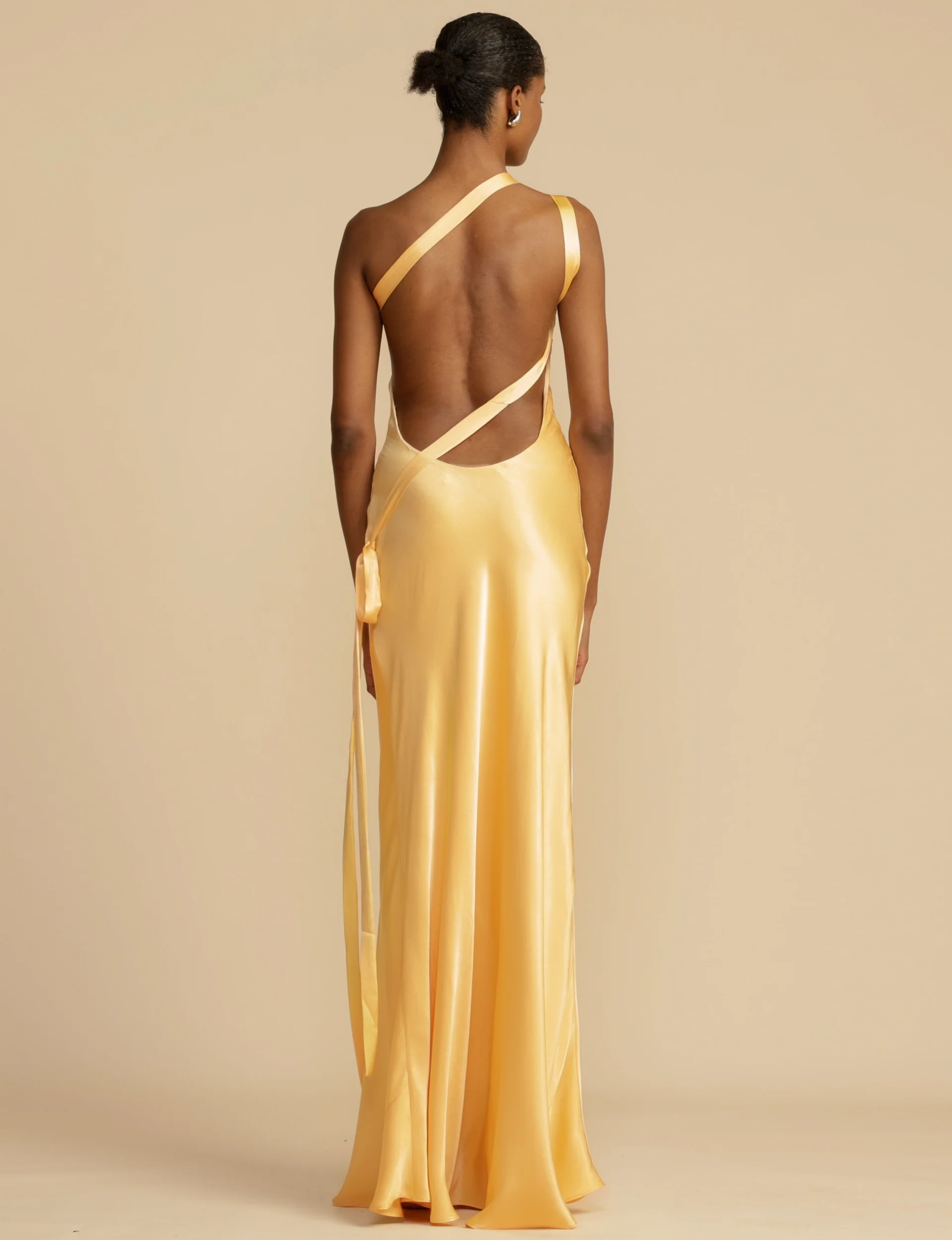 Satin Kleid - Luxus Glanz - Perfekt für Sommerveranstaltungen