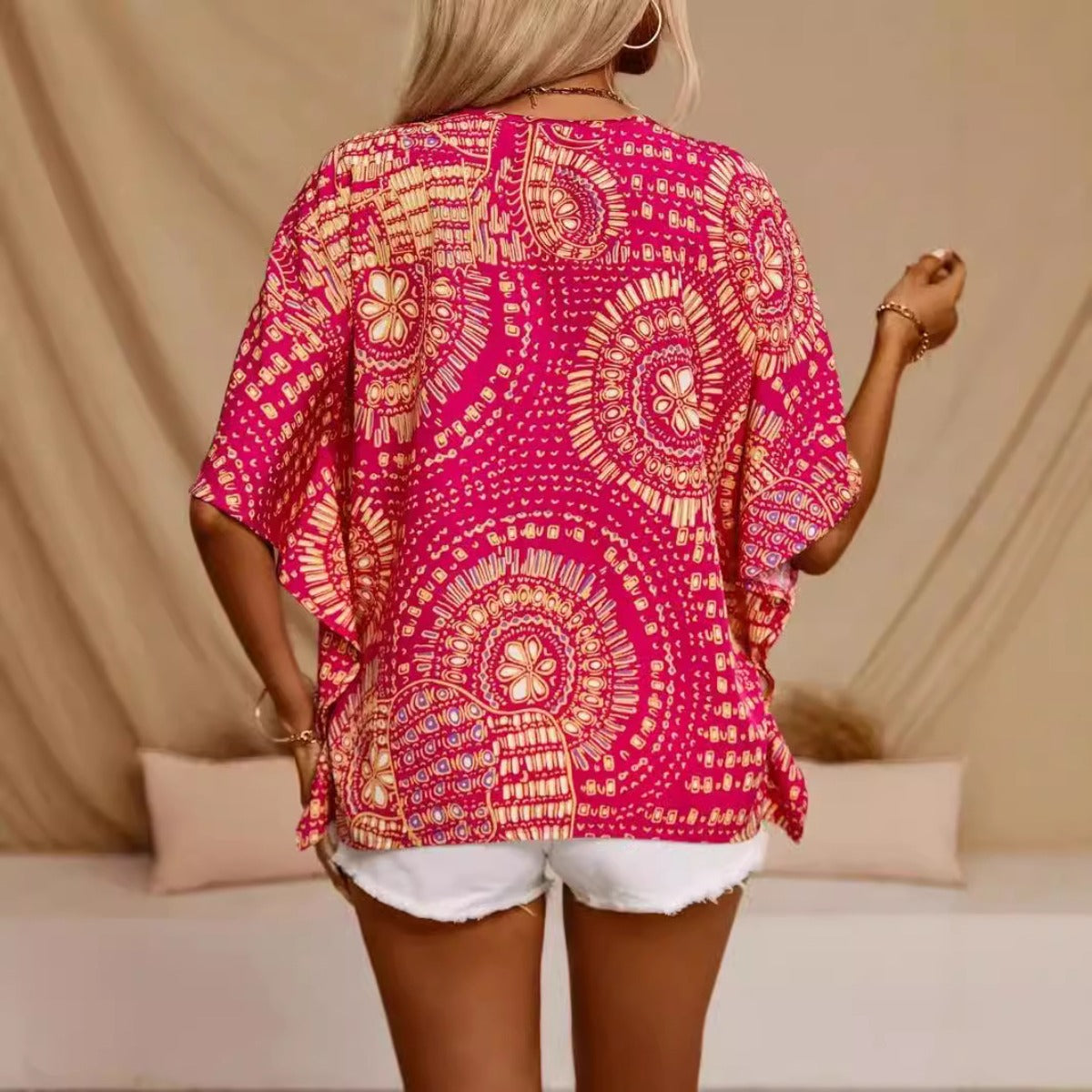 Lässiges Shirt mit V-Ausschnitt