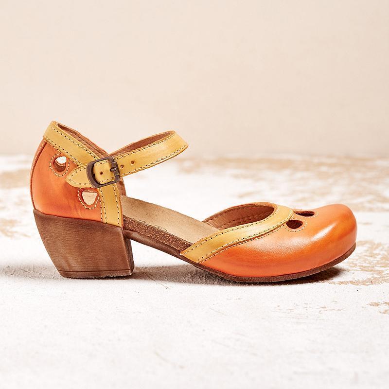 Orthopädische Sandalen mit niedrigem Absatz