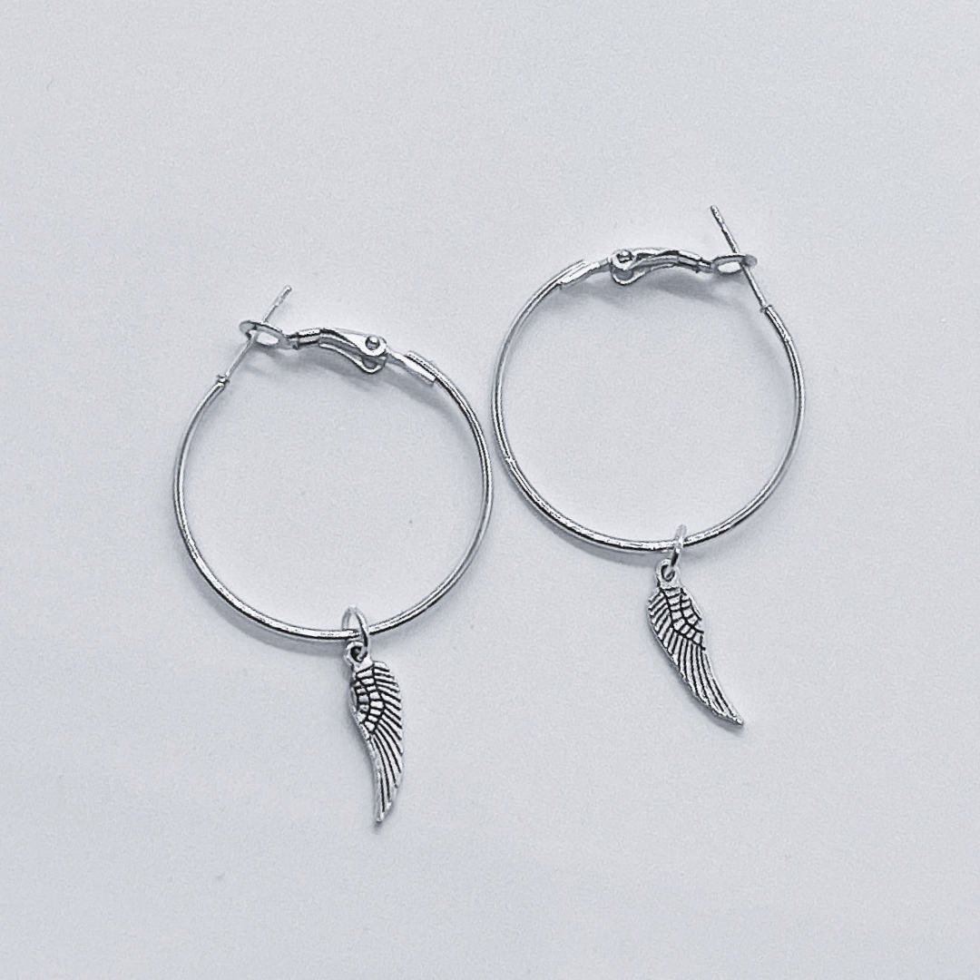 Silberne Creolen mit Anhänger | Shop Nory