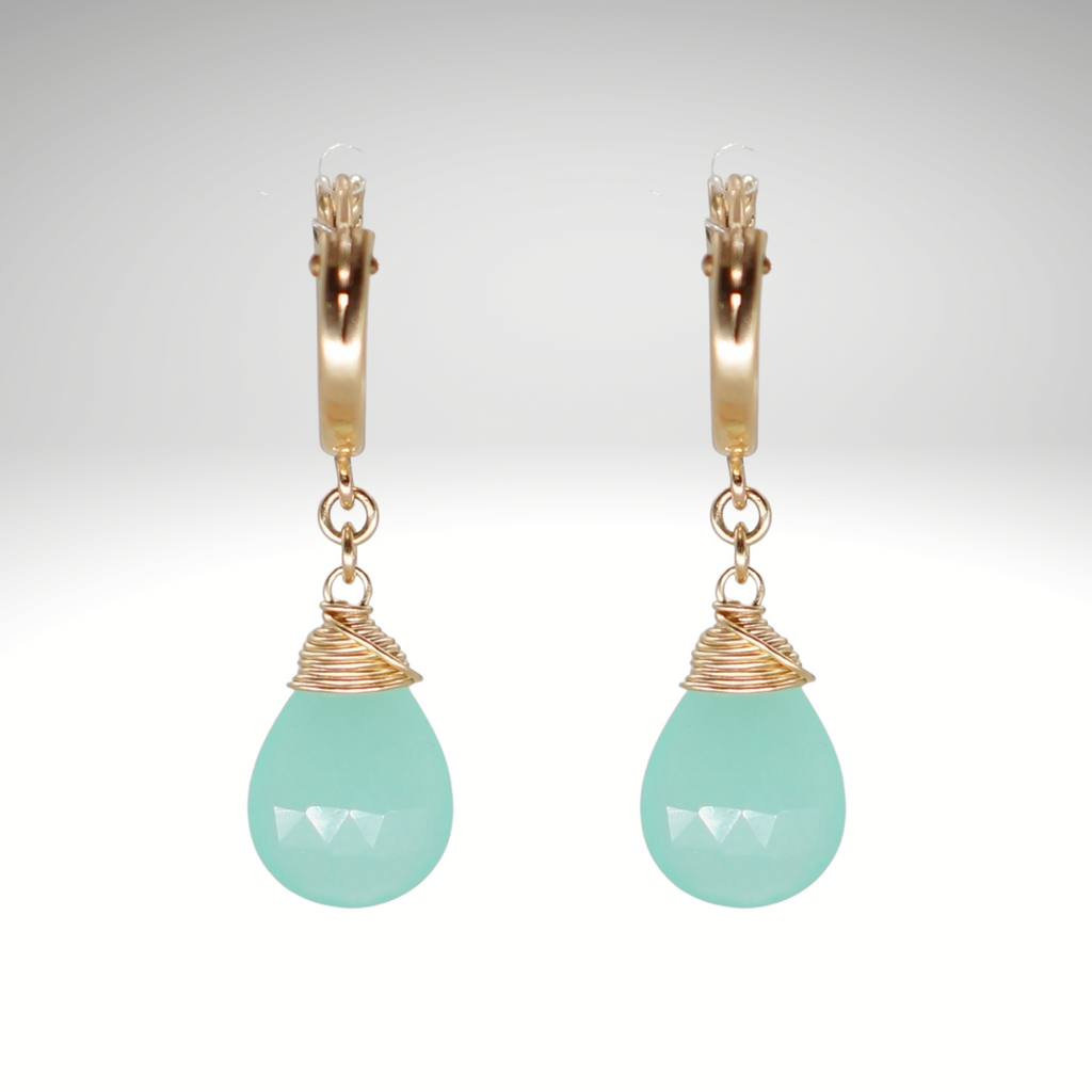 Peruanische Aqua Chalcedon Geburtsstein/Zodiac Huggie Ohrringe | Shop Nory