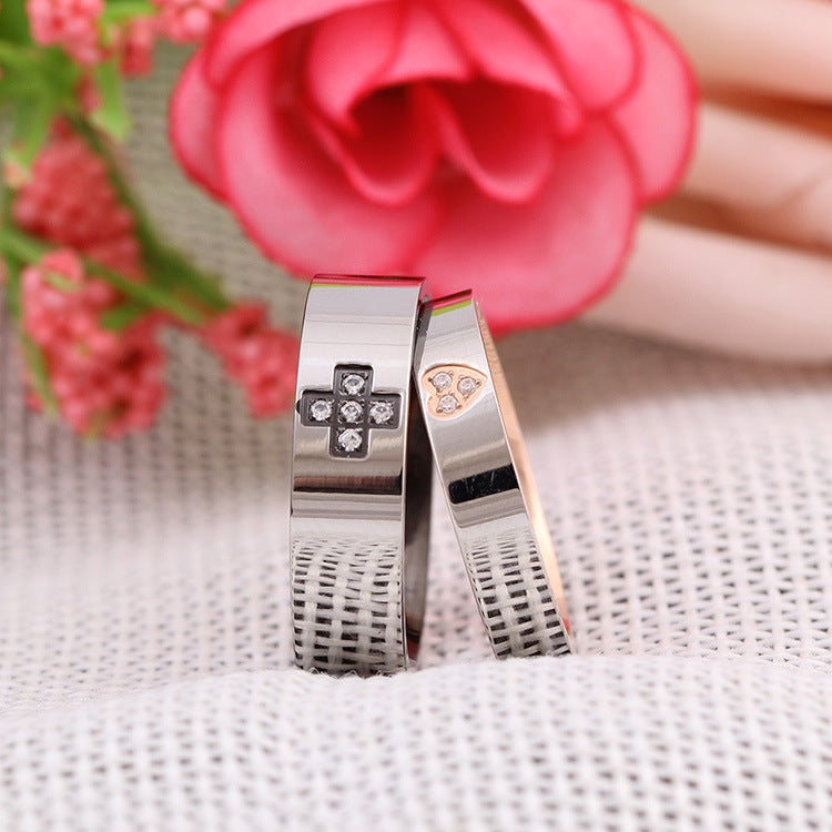 Damen Ring mit Herzmotiv und funkelnden Zirkonia Shop Nory