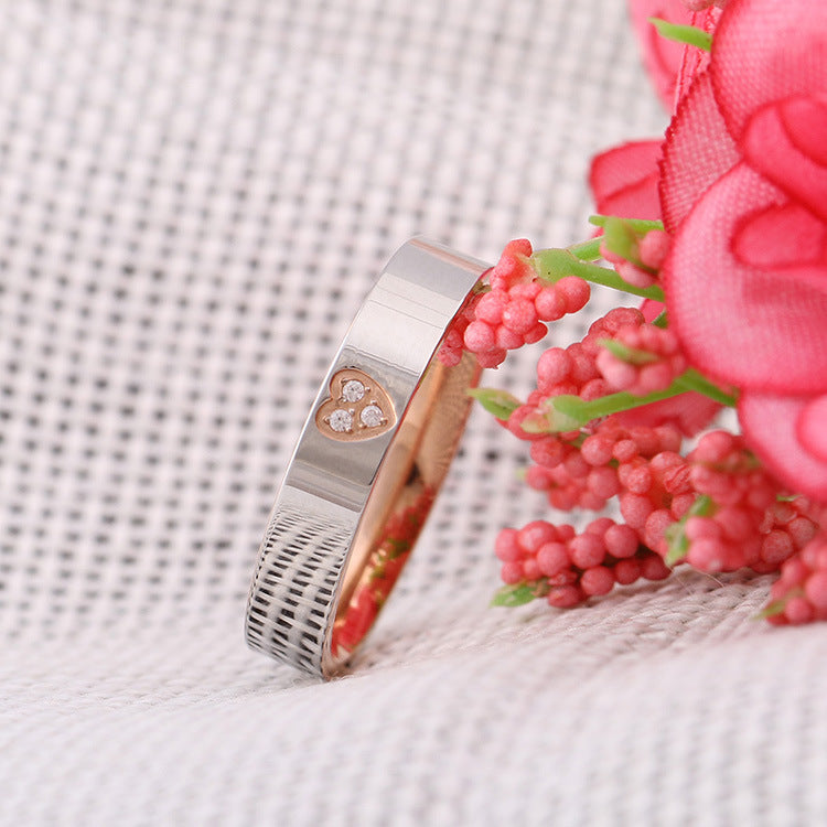Damen Ring mit Herzmotiv und funkelnden Zirkonia Shop Nory