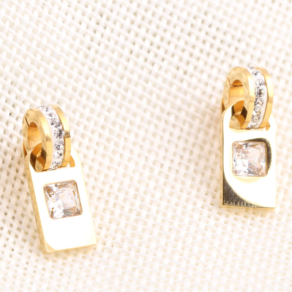 Damen elegante Ohrstecker mit funkelnden roten Steinen Shop Nory