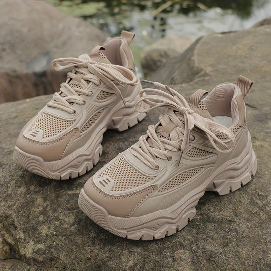 Plateau Sneakers mit Modernem Look