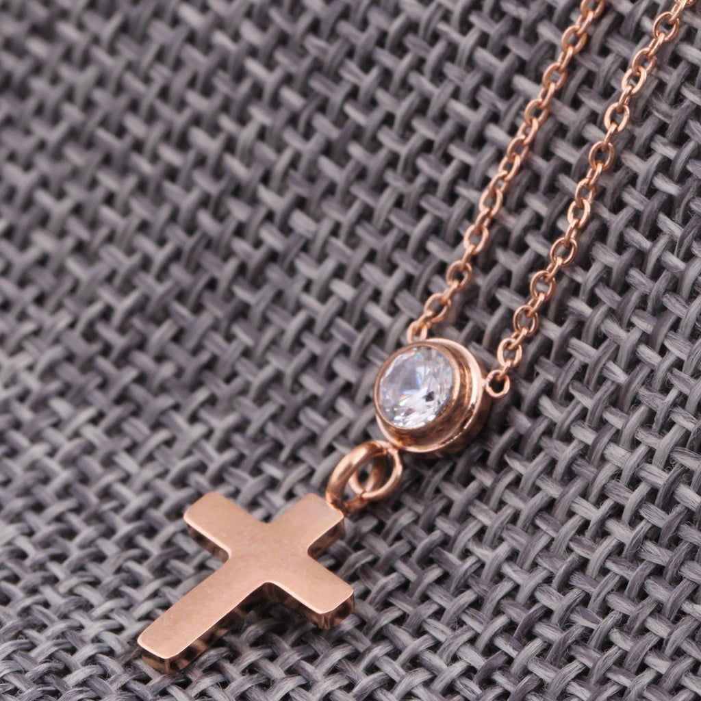 Damen Halskette mit Kreuzanhänger und funkelndem Stein Shop Nory