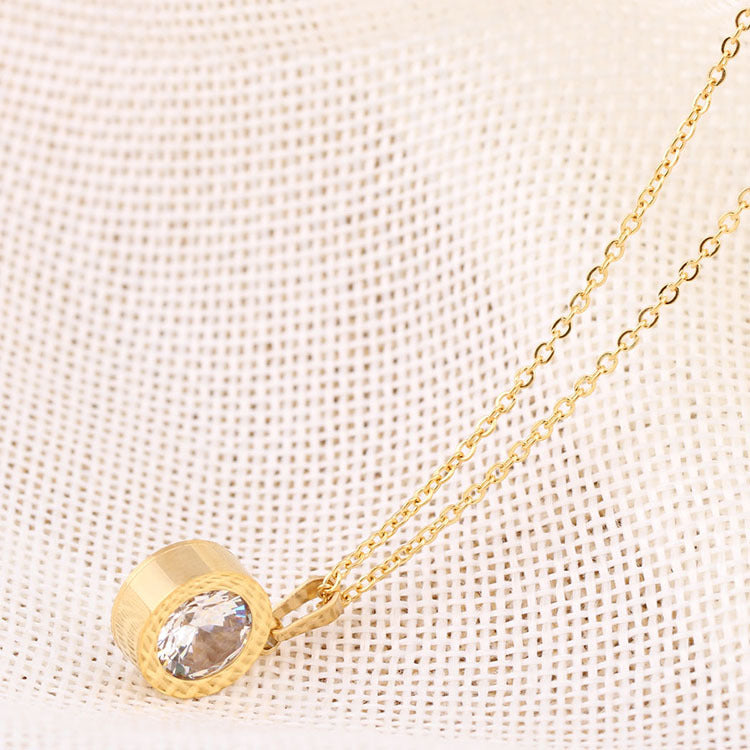 Damen Halskette mit personalisiertem Zirkonia-Anhänger Shop Nory