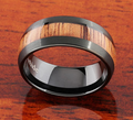 Schwarzer gebürsteter Koa-Holz-Tungstenring | Shop Nory
