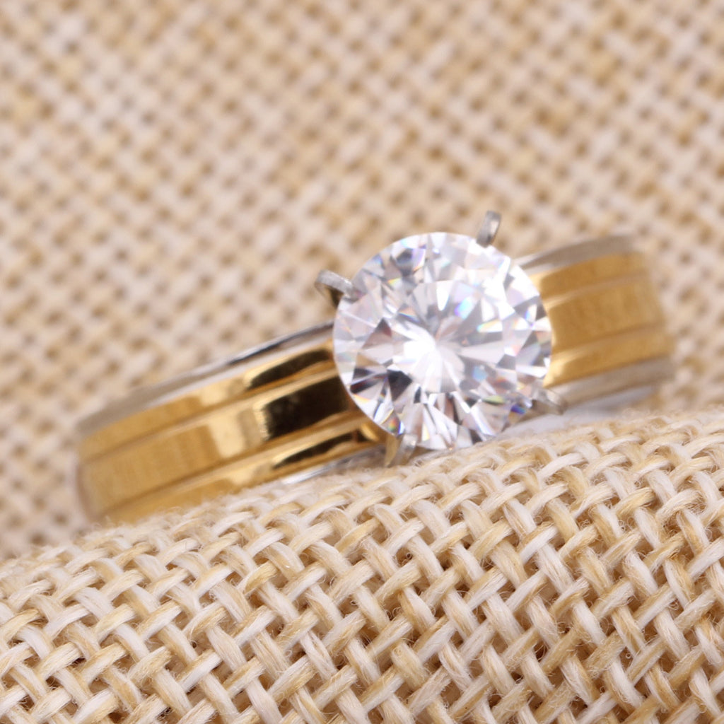 Damen Ring aus hochwertigem Edelstahl mit großem Zirkonia-Shop Nory