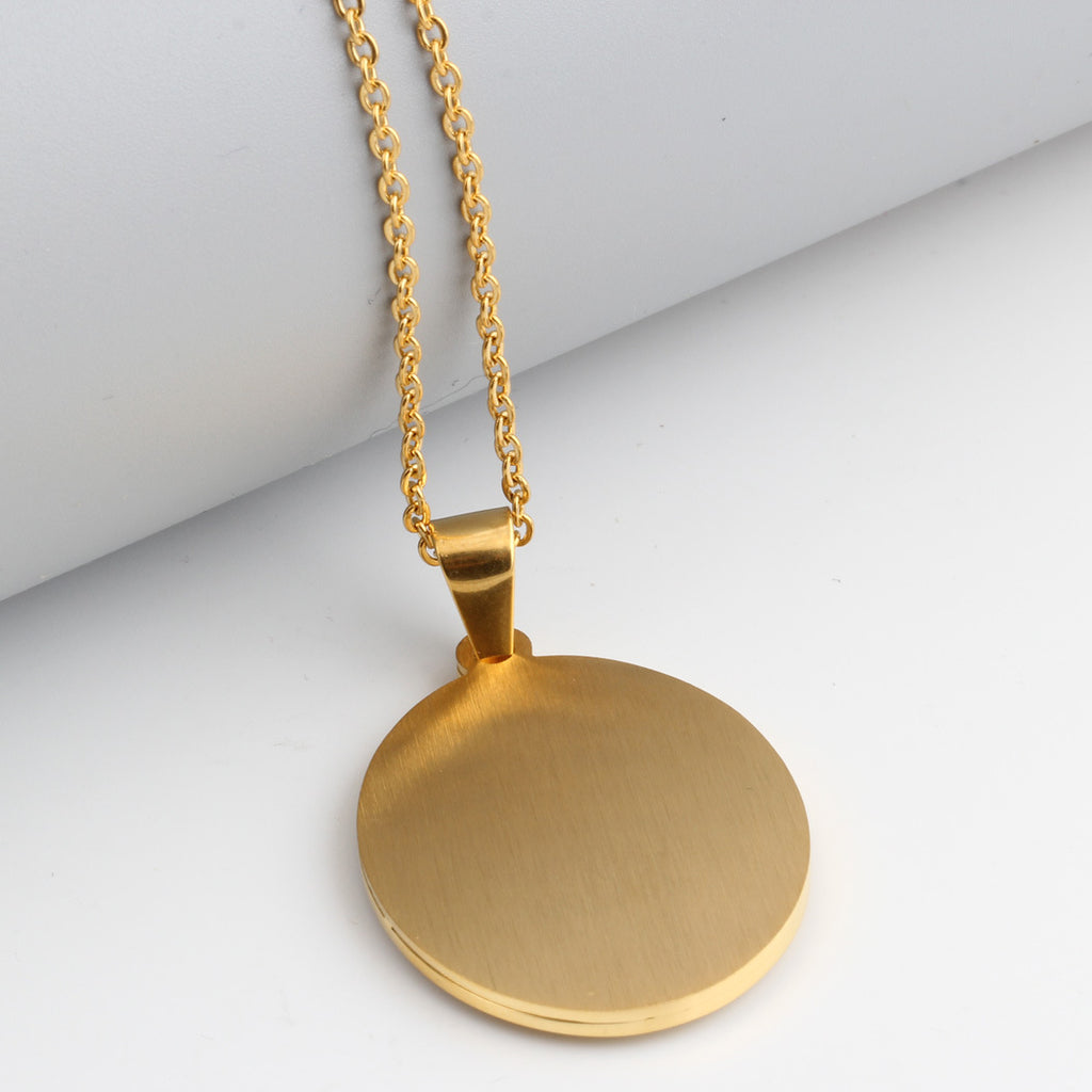 Damen Halskette mit extravaganten Muschel-Anhänger und feiner Gliederkette Shop Nory