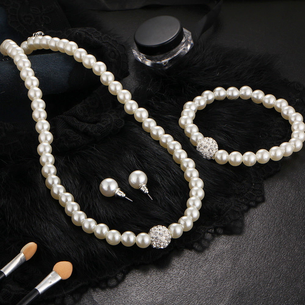 Damen Schmuckset mit luxuriösen Perlen und funkelnden Akzenten Shop Nory