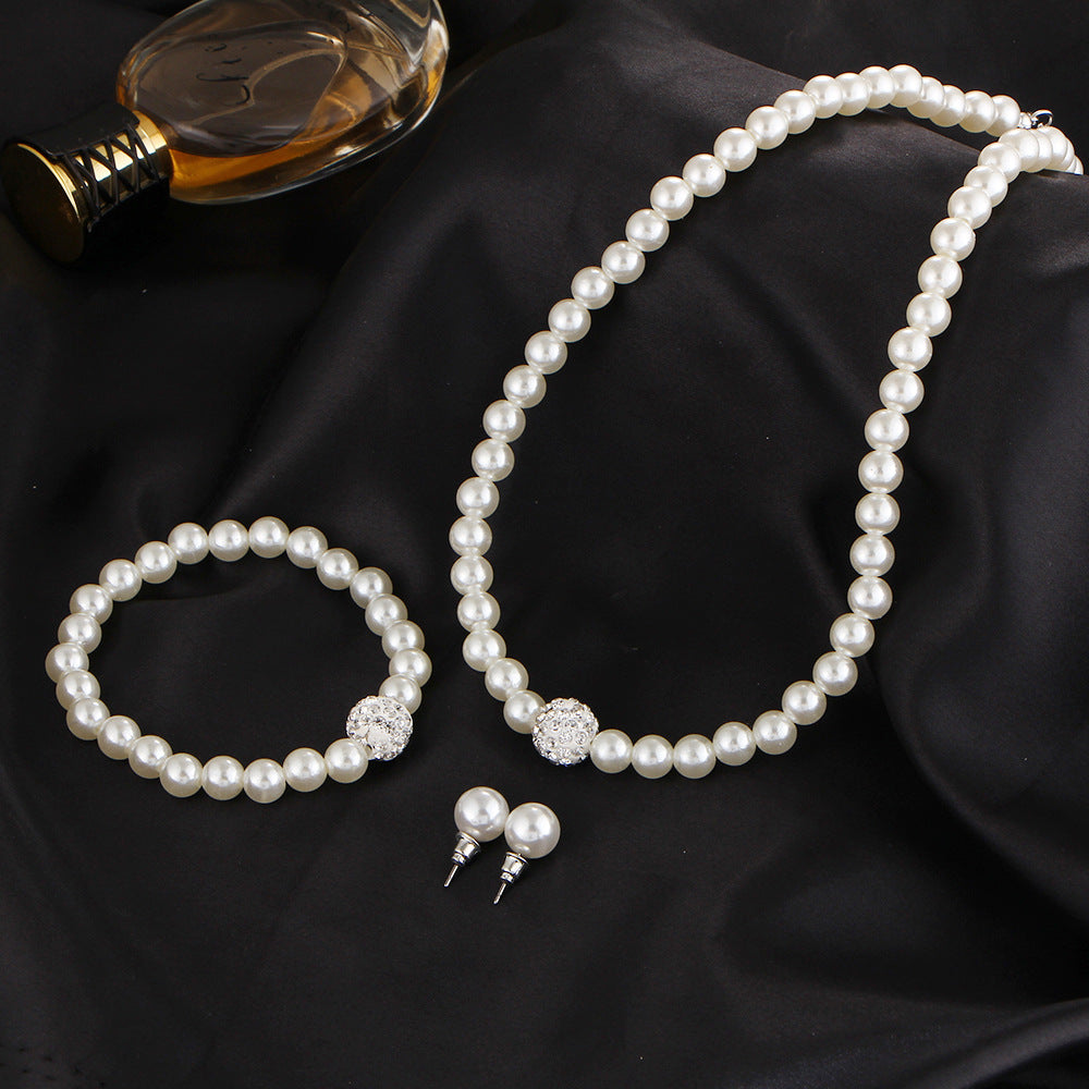Damen Schmuckset mit luxuriösen Perlen und funkelnden Akzenten Shop Nory