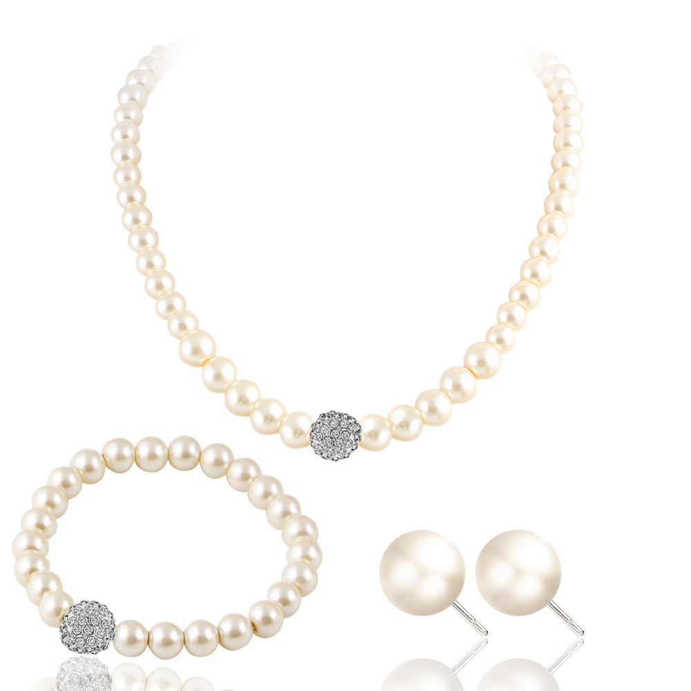 Damen Schmuckset mit luxuriösen Perlen und funkelnden Akzenten Shop Nory