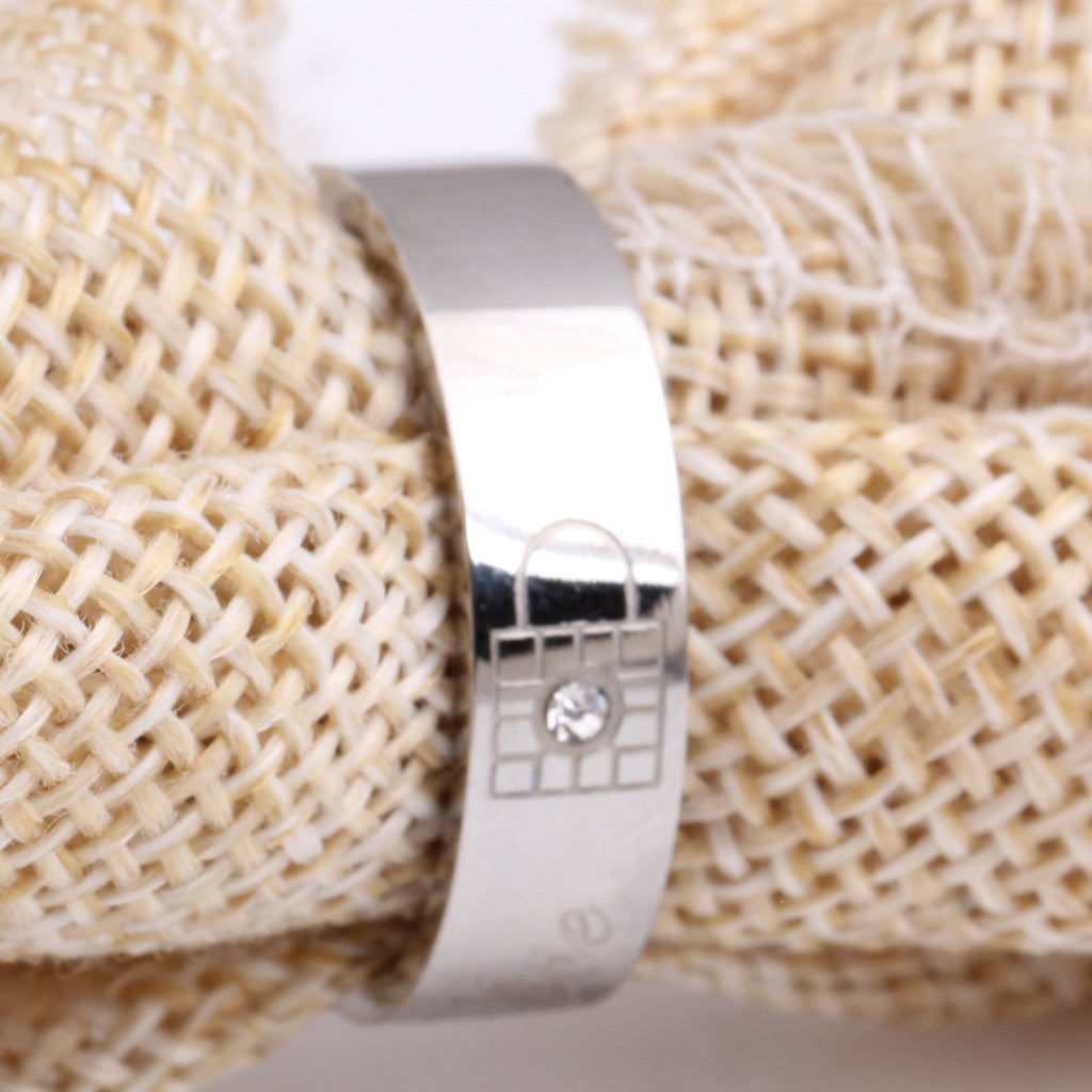 Damen Ring mit herzförmigem Schlüsselmotiv und funkelndem Zirkonia Shop Nory