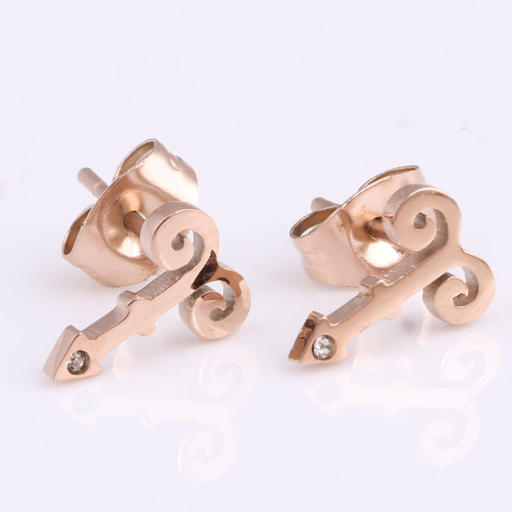 Damen Ohrstecker im eleganten Design mit geschwungenem Motiv Shop Nory