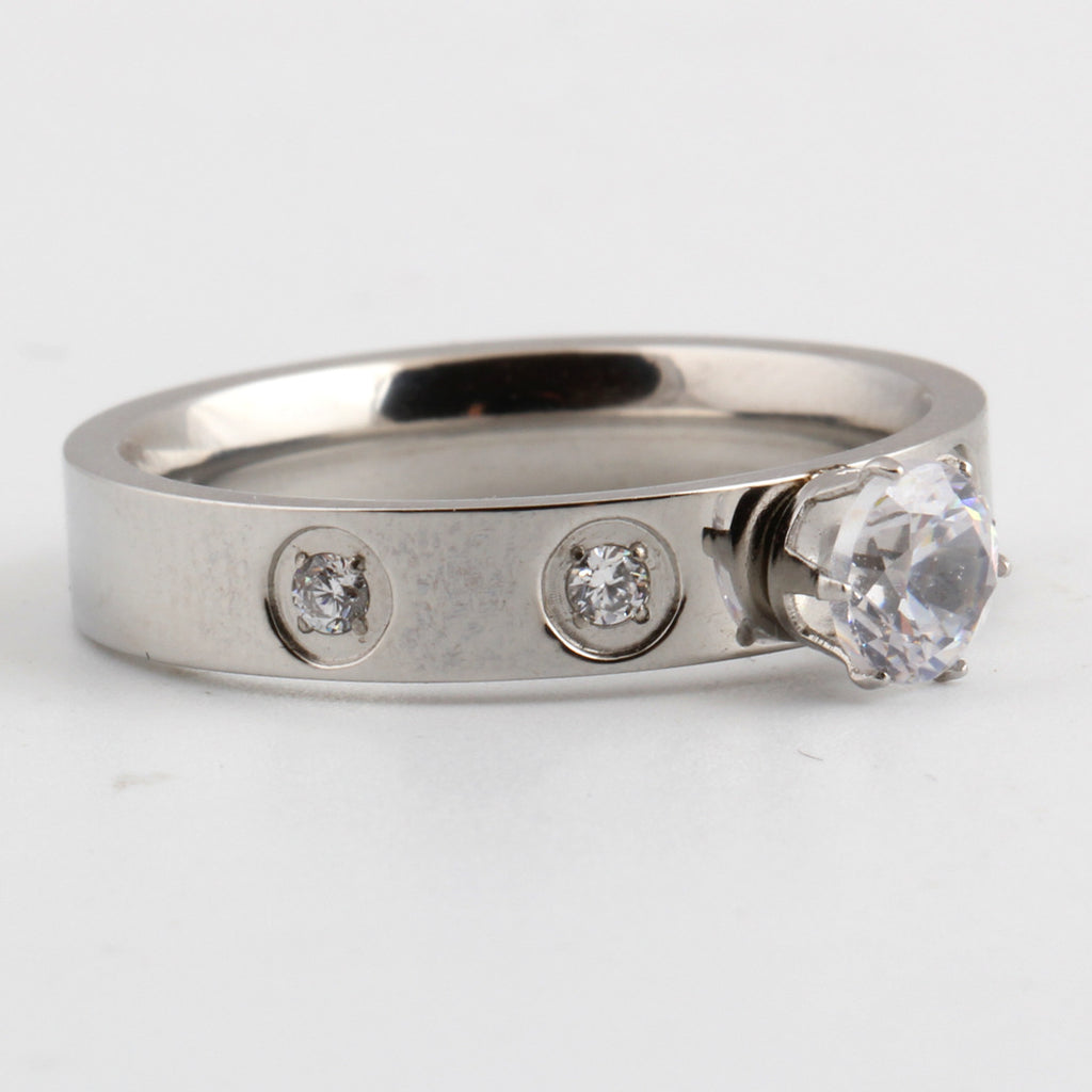 Damen Ring mit funkelndem Zirkonia-Besatz und modernem Design Shop Nory