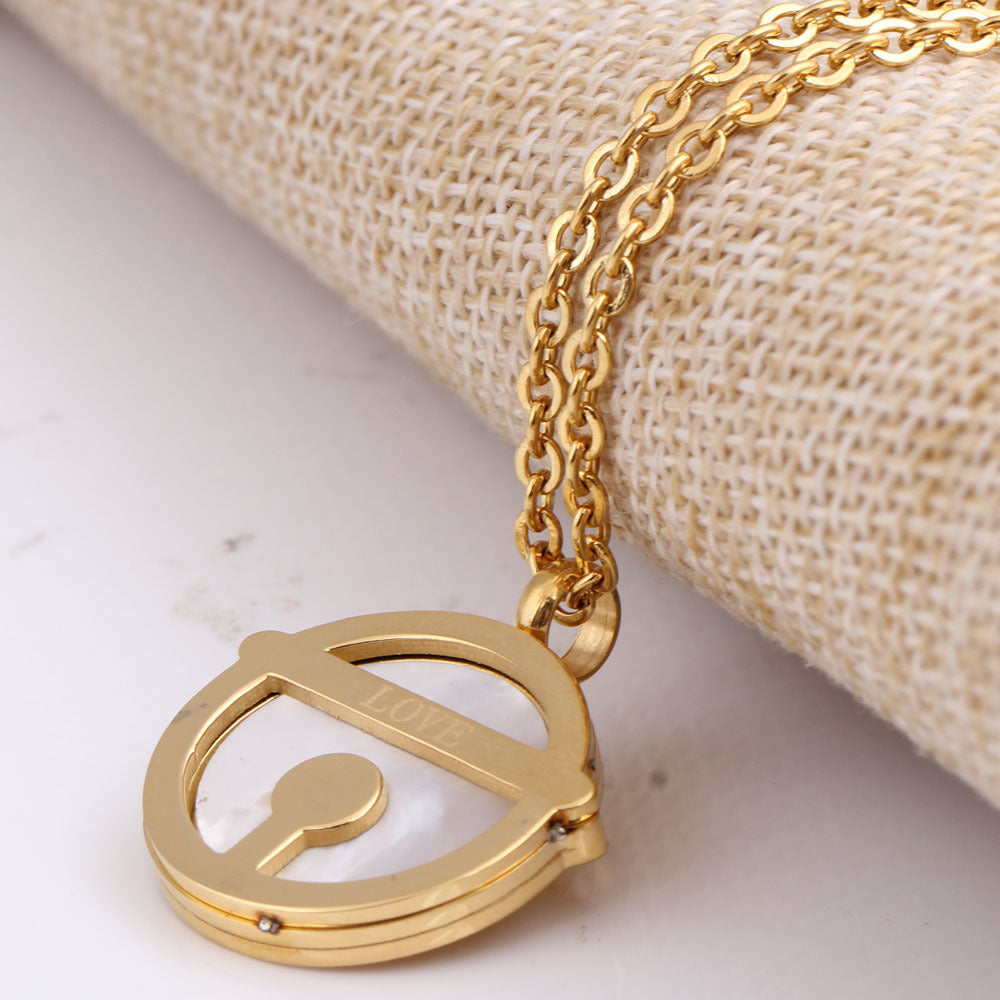 Damen Halskette mit elegantem LOVE-Anhänger aus hochwertigem Edelstahl Shop Nory
