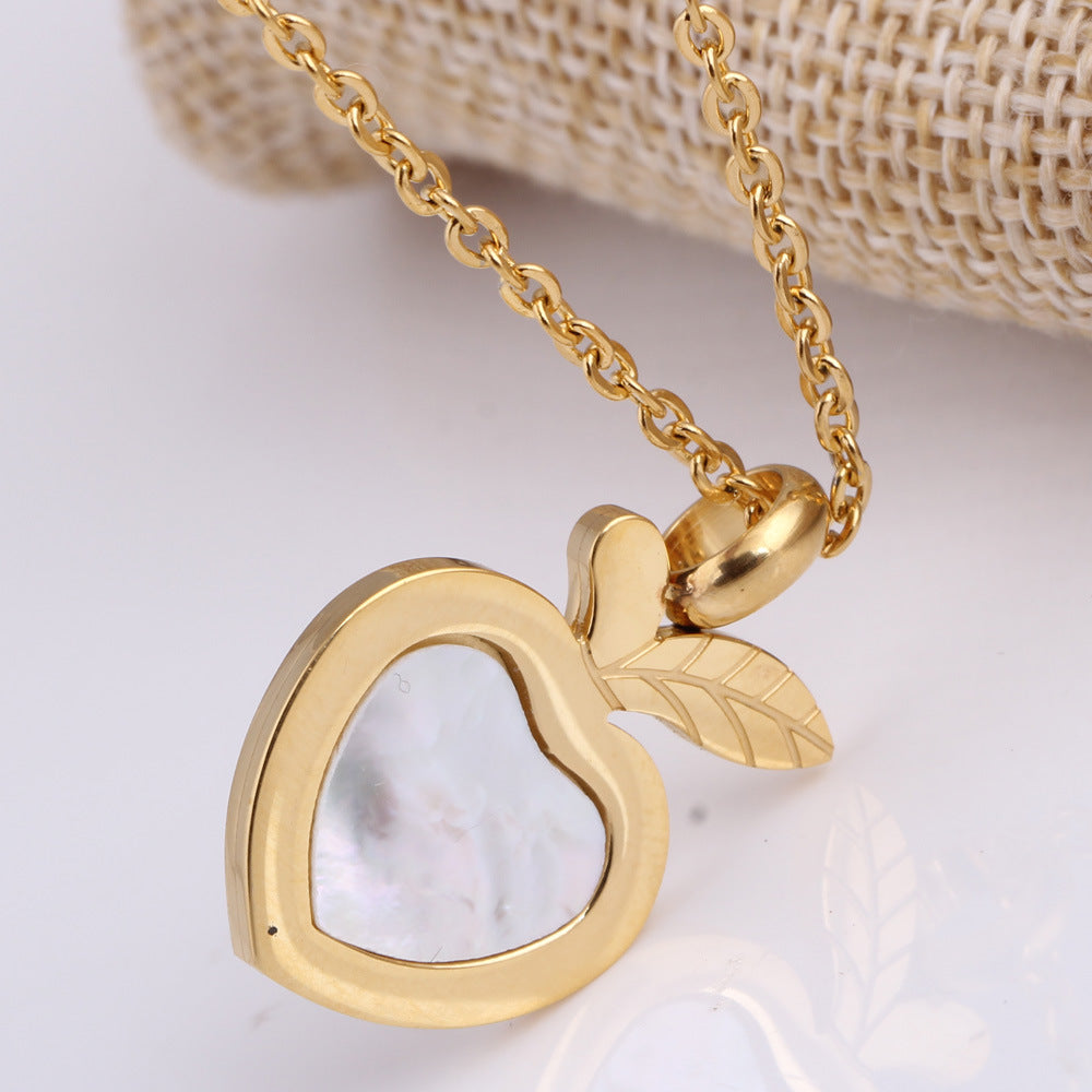 Damen Halskette mit herzförmigem Apfelanhänger und hochwertiger Gliederkette Shop Nory