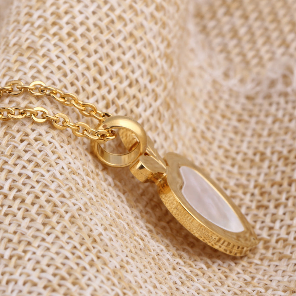 Damen Halskette mit herzförmigem Apfelanhänger und hochwertiger Gliederkette Shop Nory