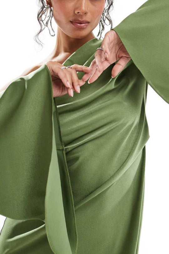Zayla Satin Asymmetrisches Ein Schulter Glockenärmel Schlitz Maxi Kleid