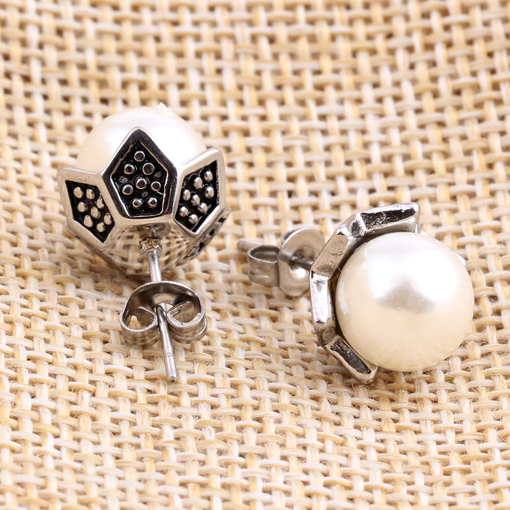 Damen Ohrstecker mit eleganten Perlen und zeitlosem Design Shop Nory