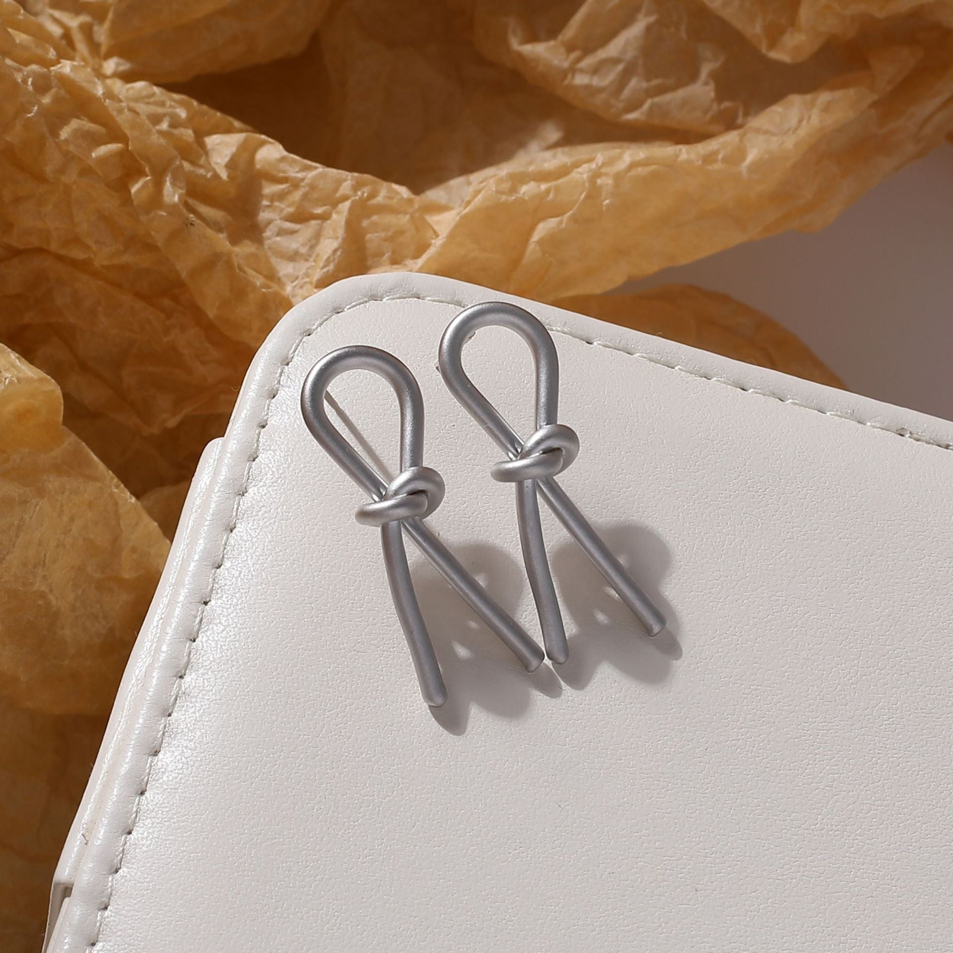 Ohrringe "Esme" im Knoten Design - 18k vergoldet | Shop Nory