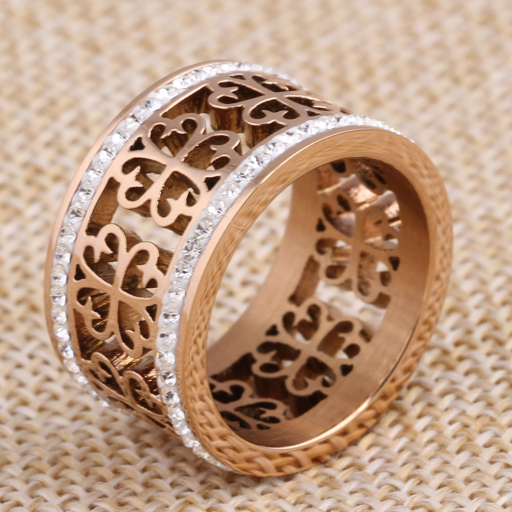 Damen Ring mit kunstvollem Floralmuster aus Edelstahl und funkelnden Zirkonia Shop Nory