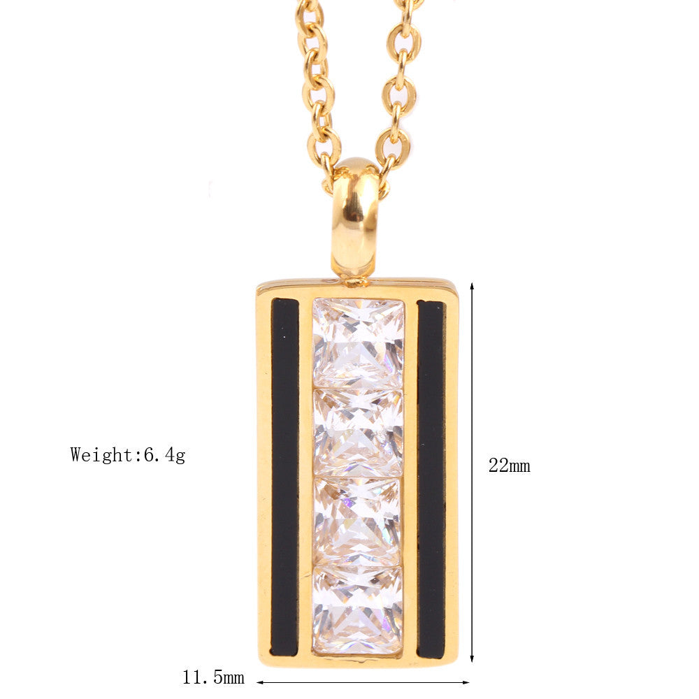 Damen Schmuckset mit funkelnden Zirkonia und eleganter schwarzer Akzentlinie Shop Nory
