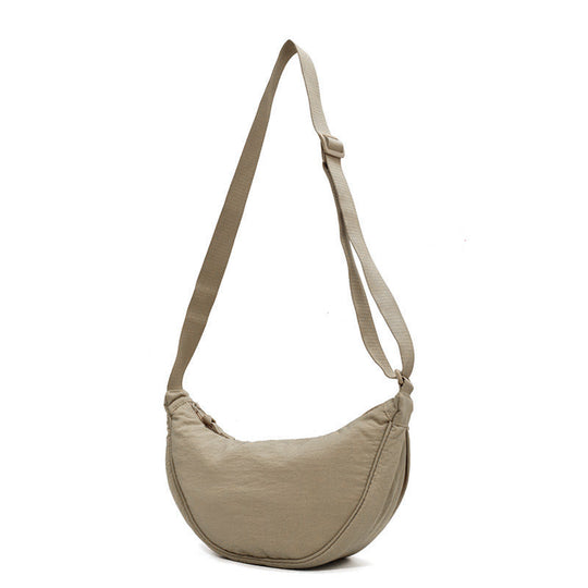 Halbmondförmige Tasche
