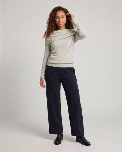 Damen Feinstrick-Pullover mit überschnittener Carmen-Kragenpartie und taillierter Passform Shop Nory