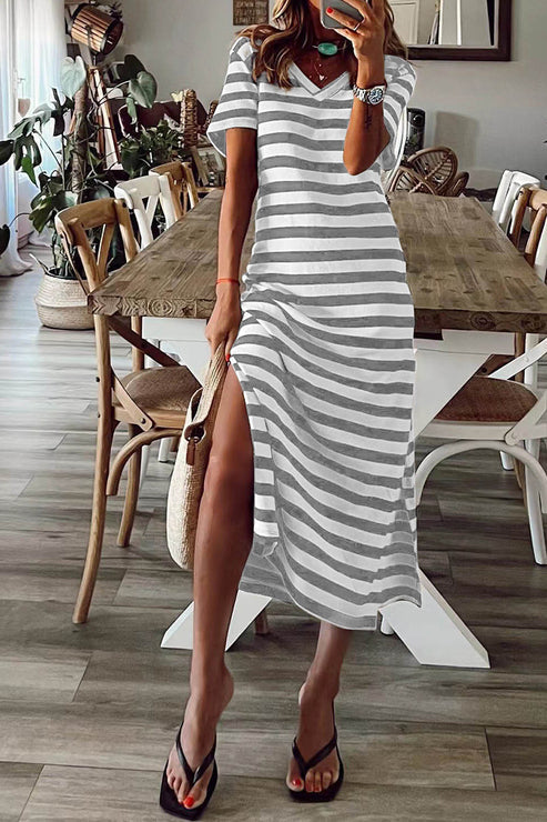 Gestreiftes Patchwork-Freizeitkleid mit V-Ausschnitt und kurzen Ärmeln