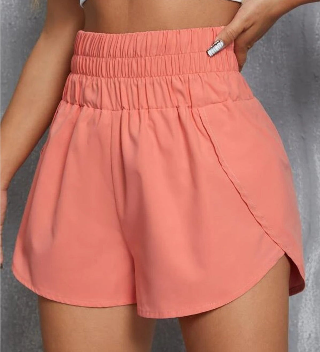 Lockere Sportshorts mit hoher Taille