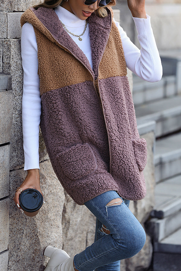 Ärmelloser Colorblock-Taschenloser Mid-Length Cardigan Puff-Velours-Jacke