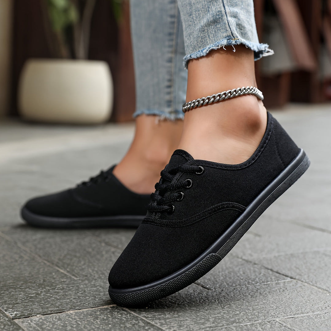 Bequeme Niedrige Canvas Sneakers In Weiß