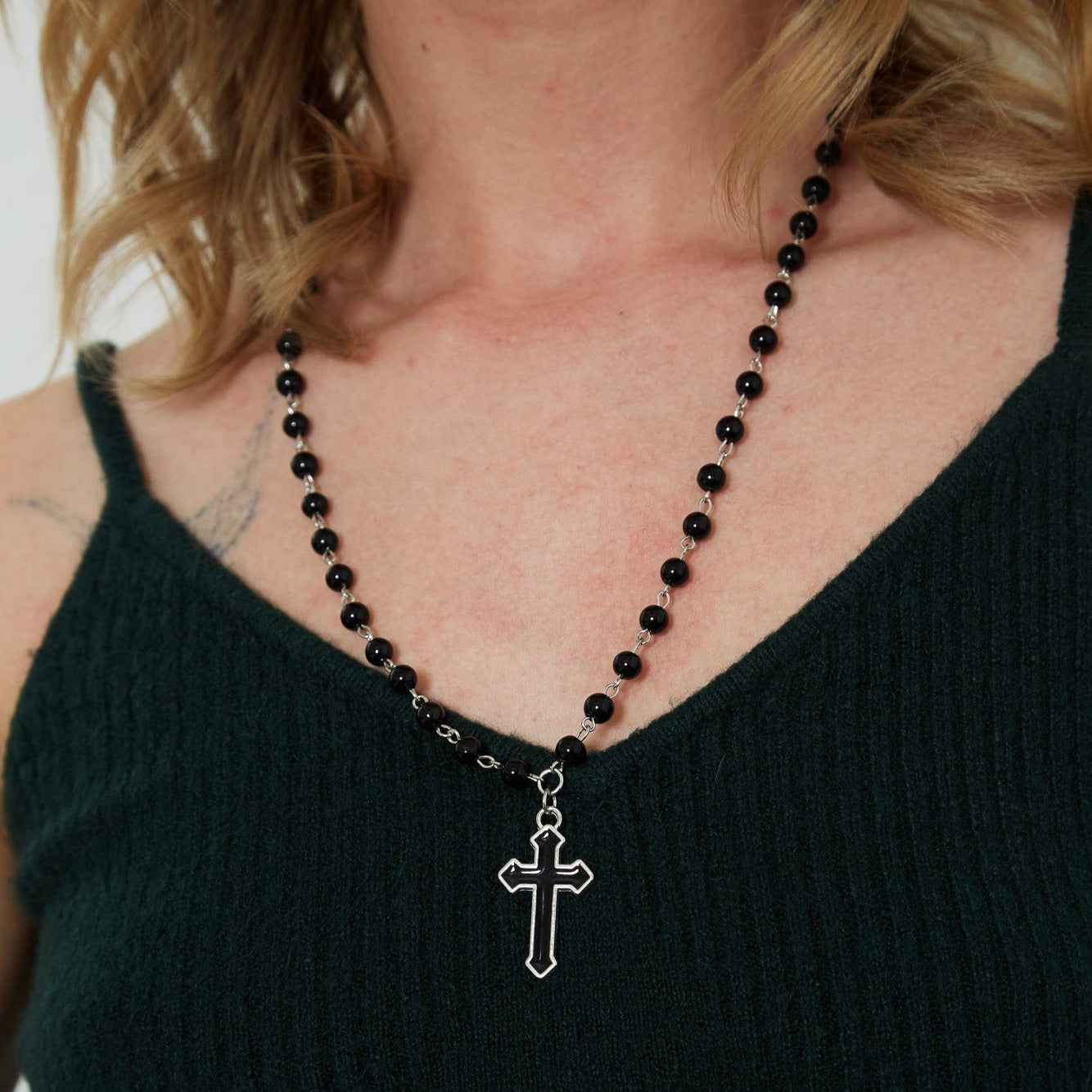 Silberne Gothische Perlen Kreuz Anhänger Halskette | Shop Nory