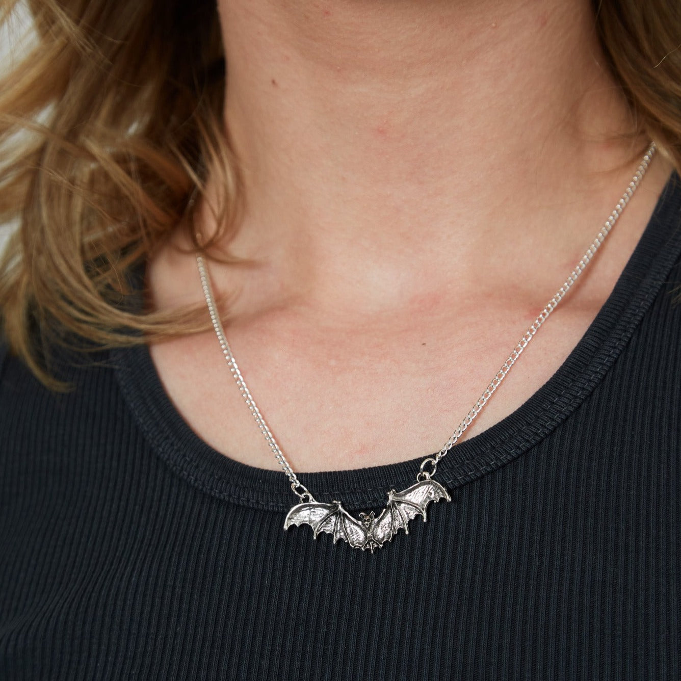 Silberner gotischer Fledermaus-Anhänger-Halskette | Shop Nory