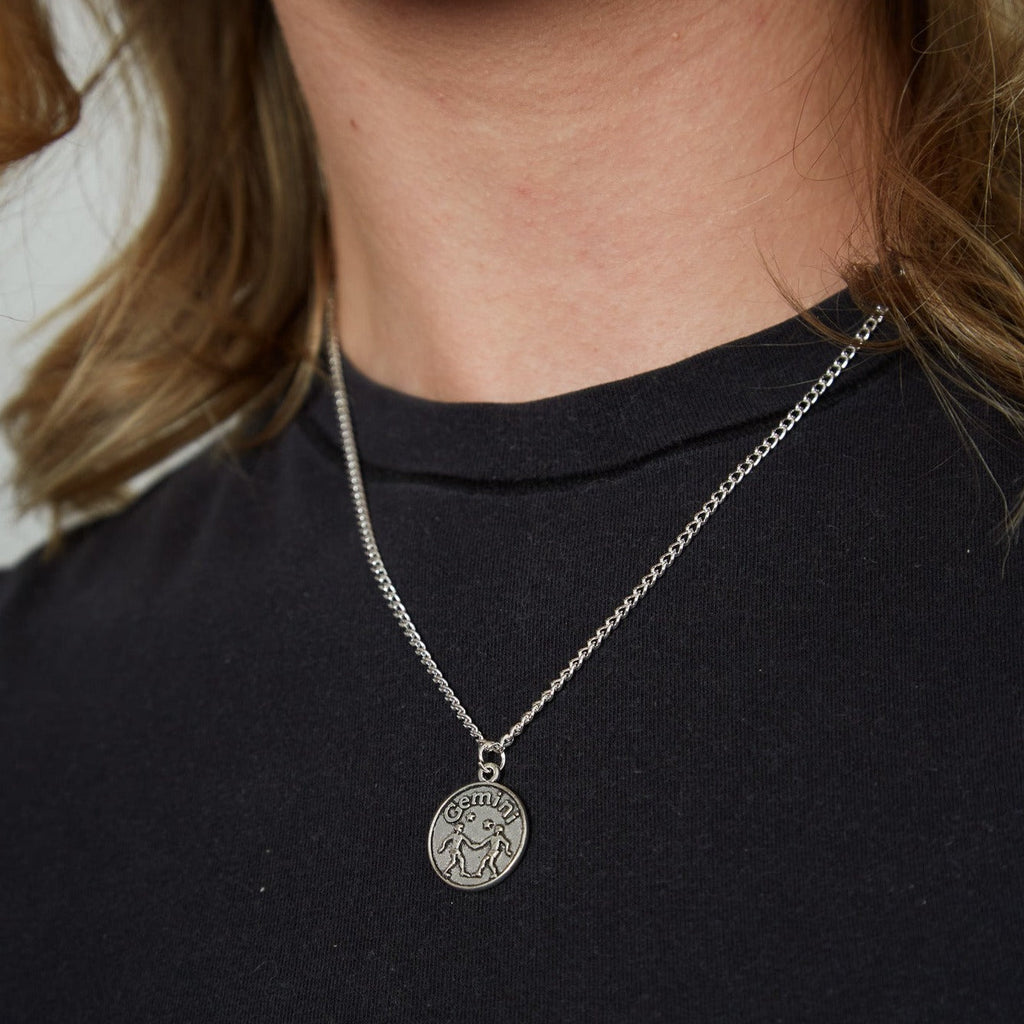 Silber Zodiac Wendbare Münzcharms Halskette | Shop Nory