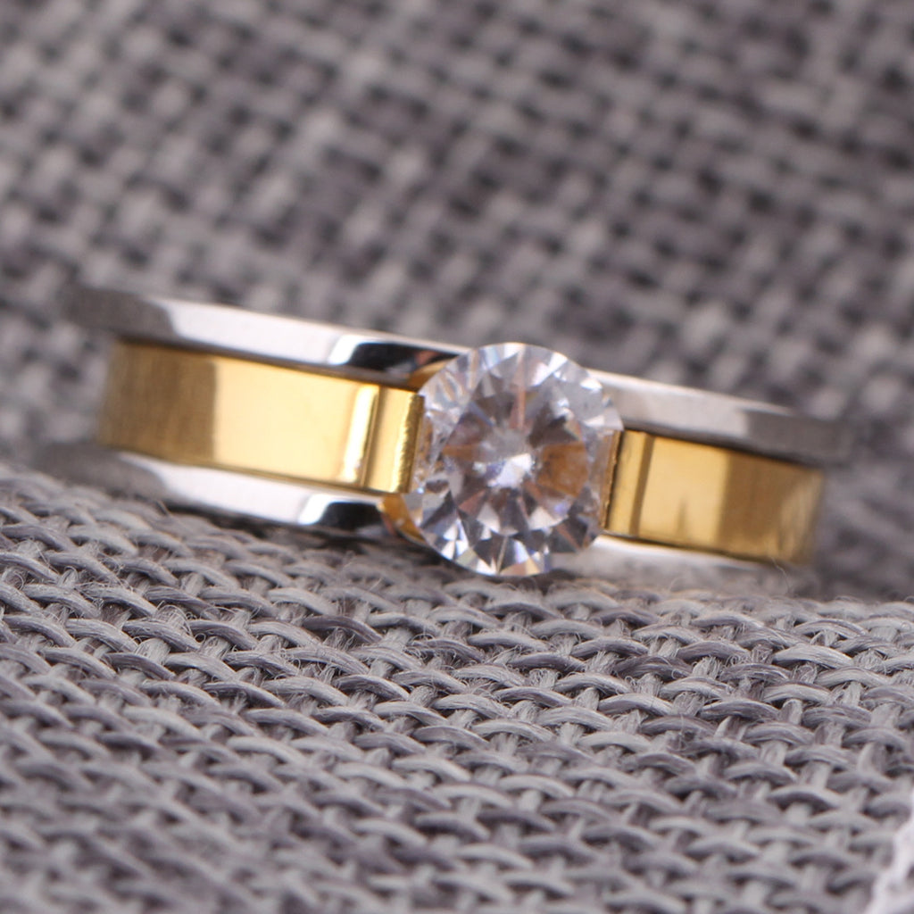 Damen Ring mit funkelndem Zirkonia und modernem Design Shop Nory