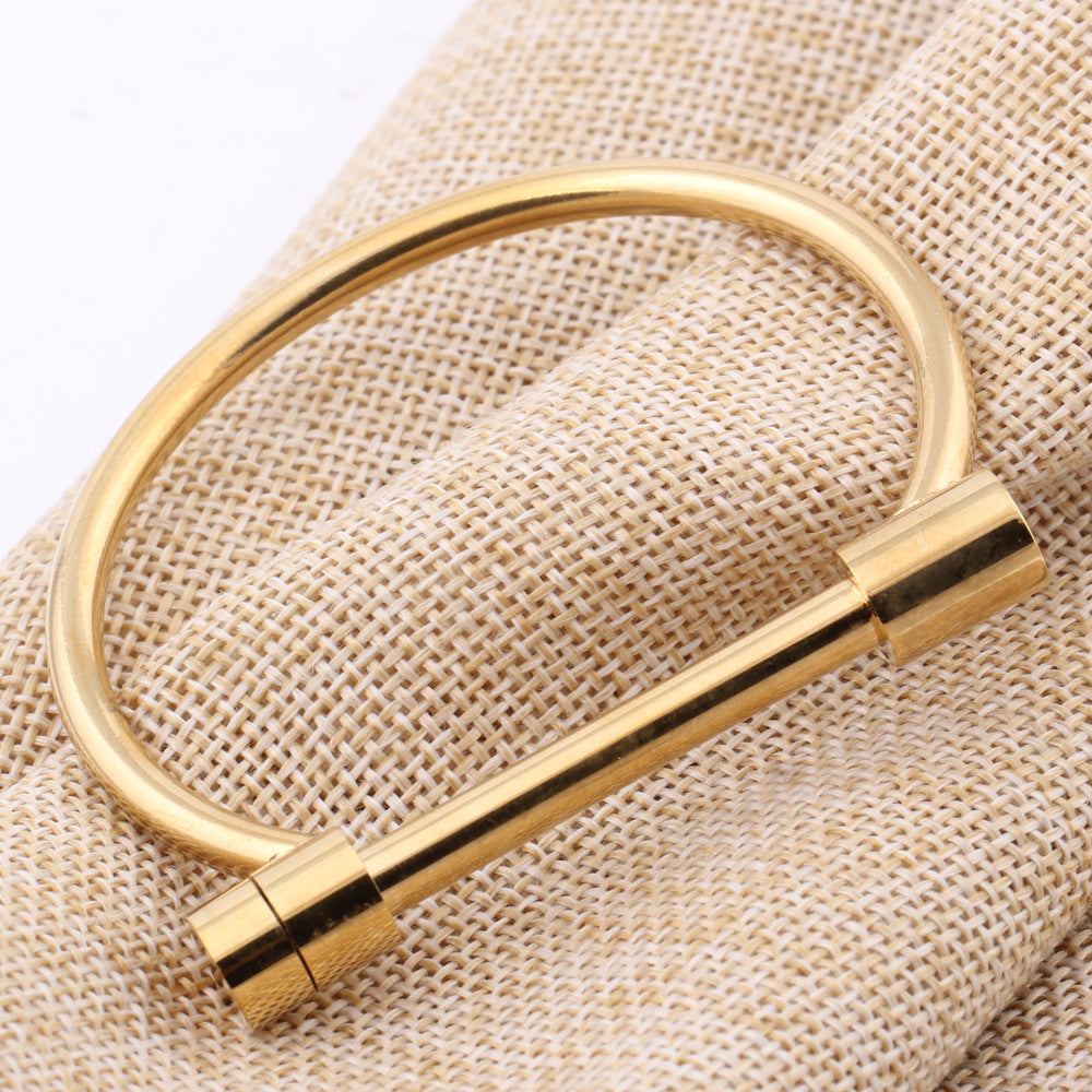 Herren Armreif aus hochwertigem Edelstahl mit modernem minimalistischen Design Shop Nory