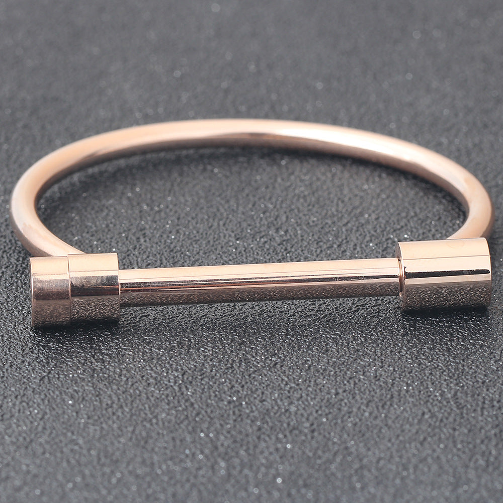 Herren Armreif aus hochwertigem Edelstahl mit modernem minimalistischen Design Shop Nory