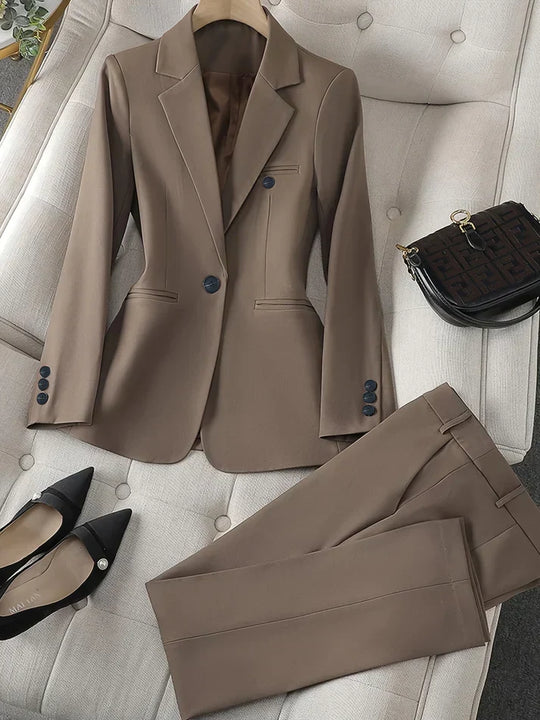 Klassischer Stil mit Revers-Blazer-Set