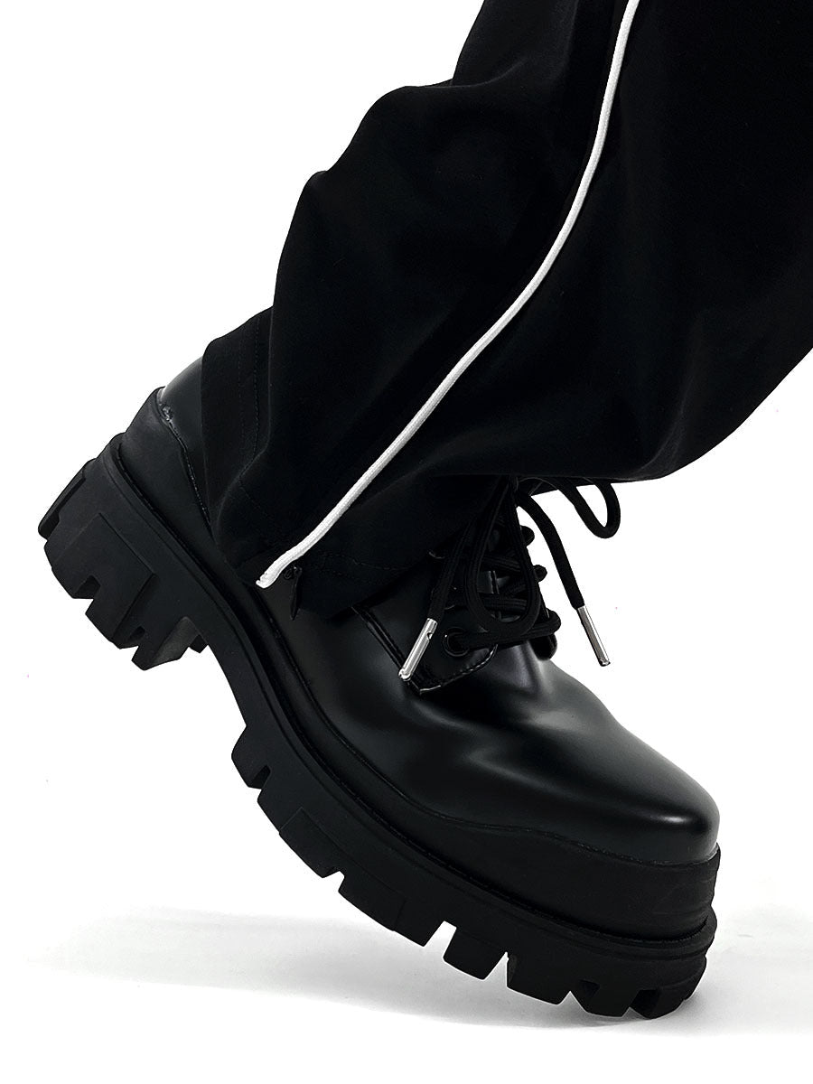 Moderne Lederschuhe mit Dicker Sohle