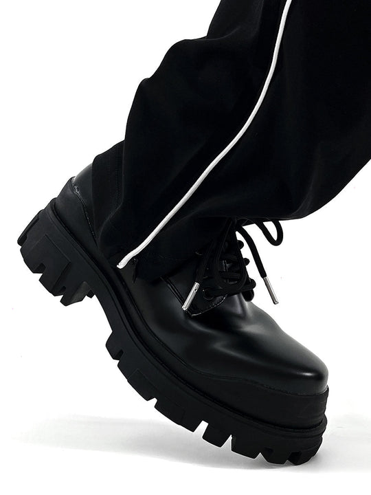 Moderne Lederschuhe mit Dicker Sohle