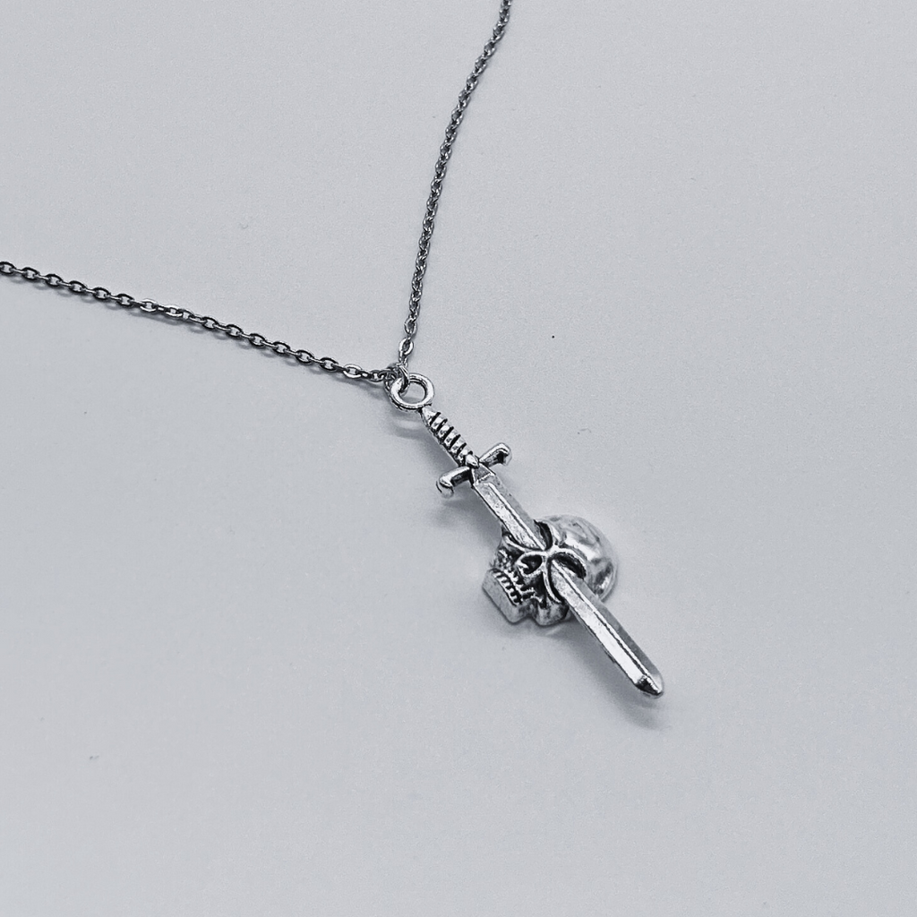 Silber Schwert und Schädel Charm Halskette | Shop Nory