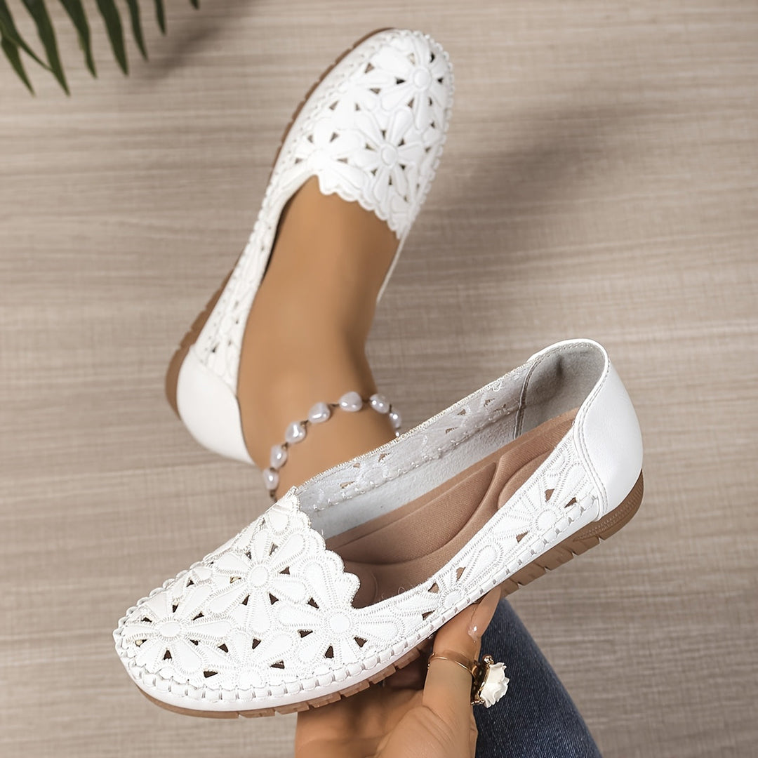 Blumige perforierte Loafer